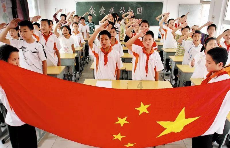 湘乡经开区：定制公交车解决企业员工通勤难题